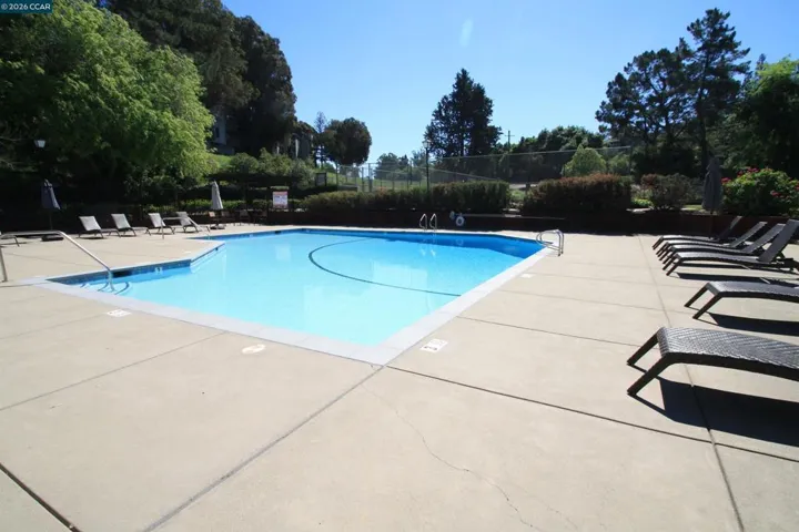 1506 Ashwood Dr, Martinez, California 94553