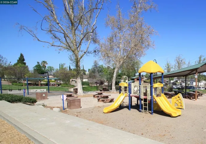 1506 Ashwood Dr, Martinez, California 94553