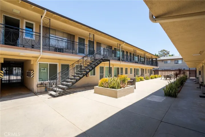618 W Route 66, Glendora, California 91740