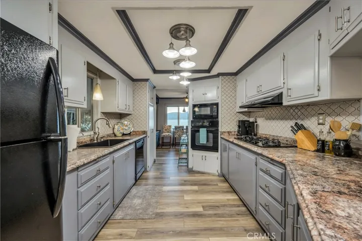 9859 Crestview Drive, Clearlake, California 95422