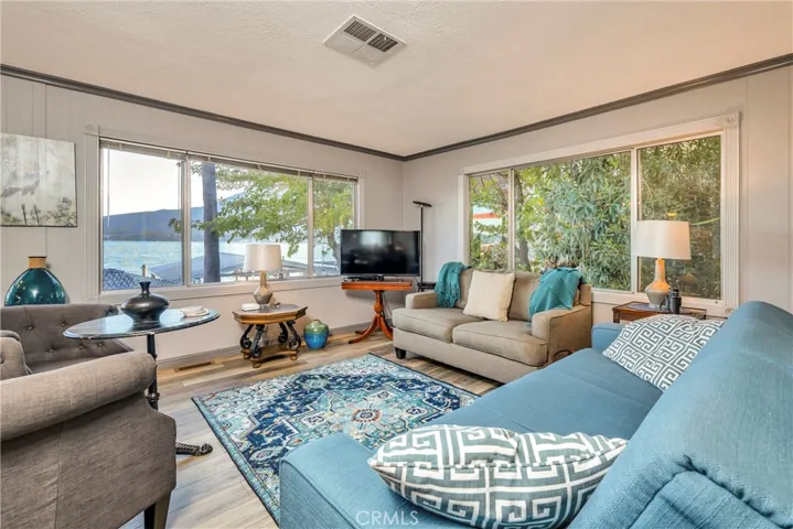 9859 Crestview Drive, Clearlake, California 95422
