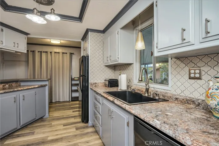 9859 Crestview Drive, Clearlake, California 95422