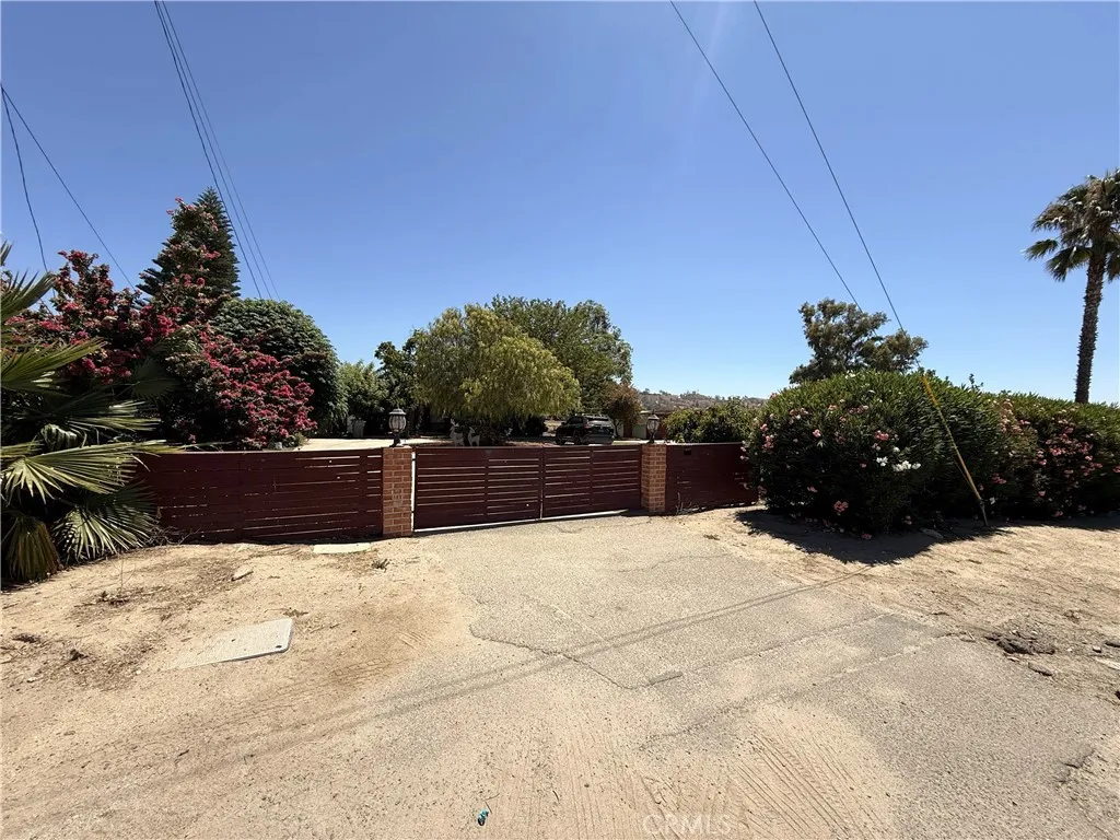 16736 Joy St