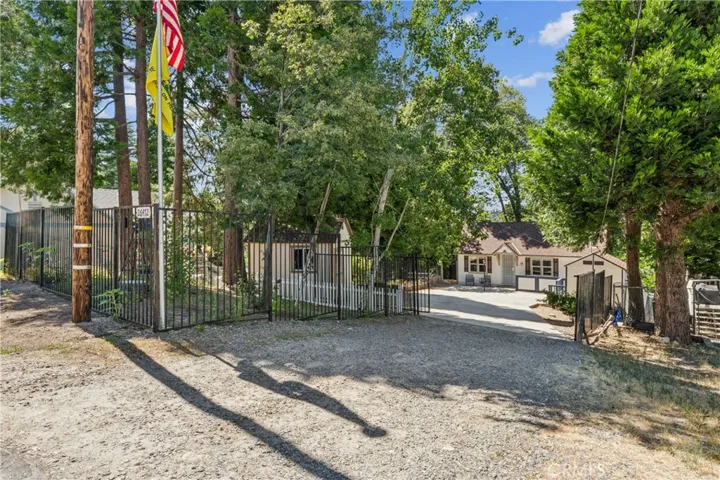 Level access, fully fenced