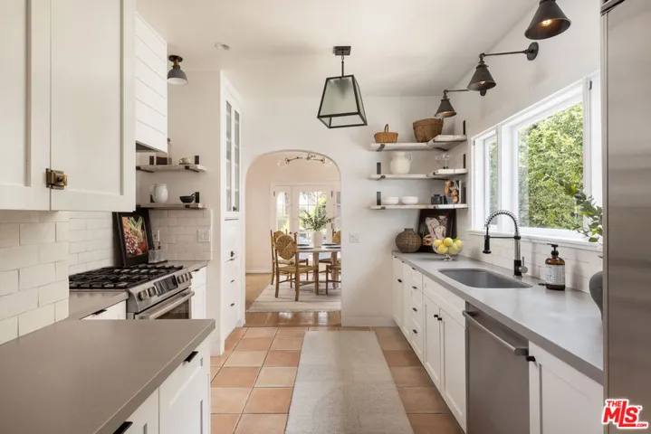 878 Paseo Ferrelo, Santa Barbara, California 93103
