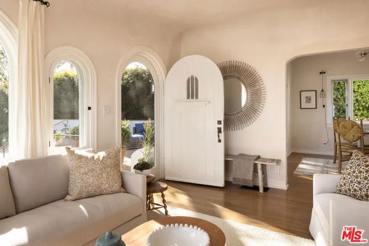 878 Paseo Ferrelo, Santa Barbara, California 93103