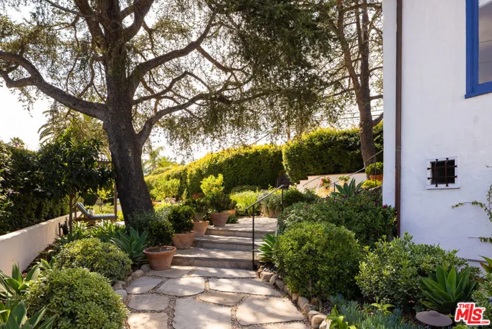 878 Paseo Ferrelo, Santa Barbara, California 93103