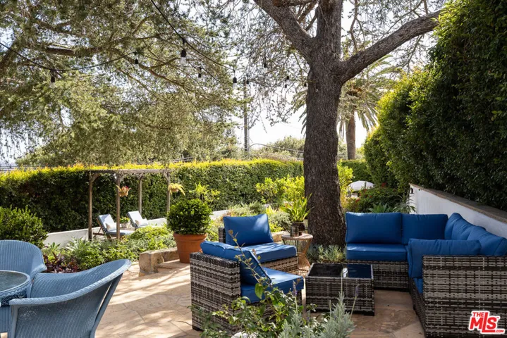 878 Paseo Ferrelo, Santa Barbara, California 93103
