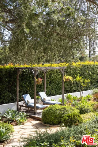 878 Paseo Ferrelo, Santa Barbara, California 93103