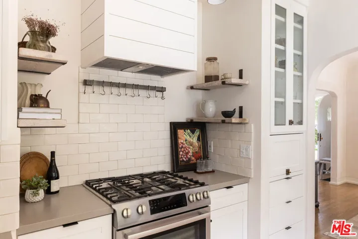 878 Paseo Ferrelo, Santa Barbara, California 93103