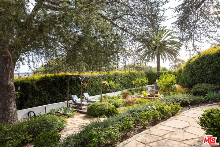 878 Paseo Ferrelo, Santa Barbara, California 93103