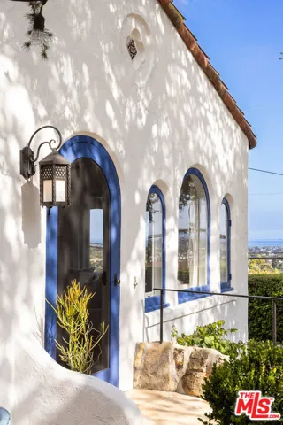 878 Paseo Ferrelo, Santa Barbara, California 93103