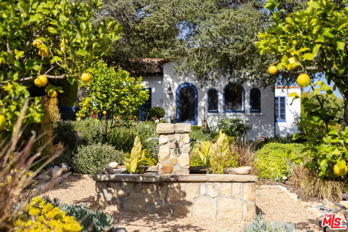 878 Paseo Ferrelo, Santa Barbara, California 93103