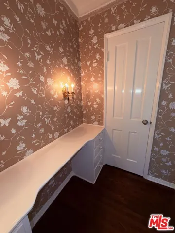 entrance to Primary bath