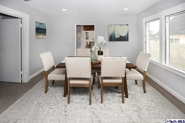 621 Price Drive, Burbank, California 91504