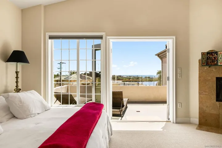 1128 Las Flores, Carlsbad, California 92008