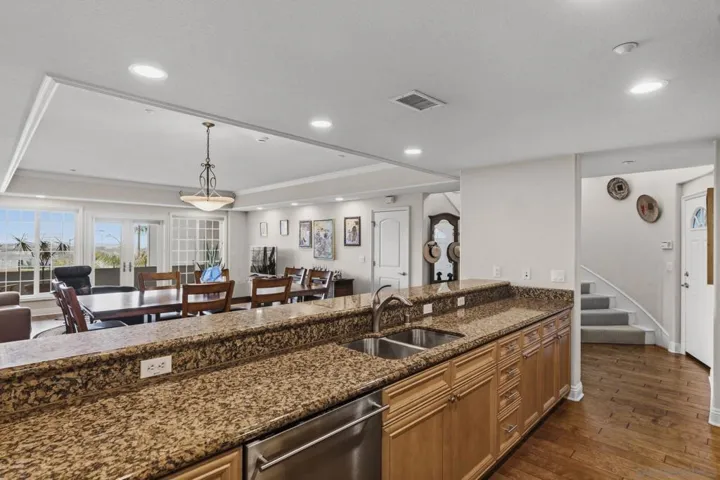 1128 Las Flores, Carlsbad, California 92008
