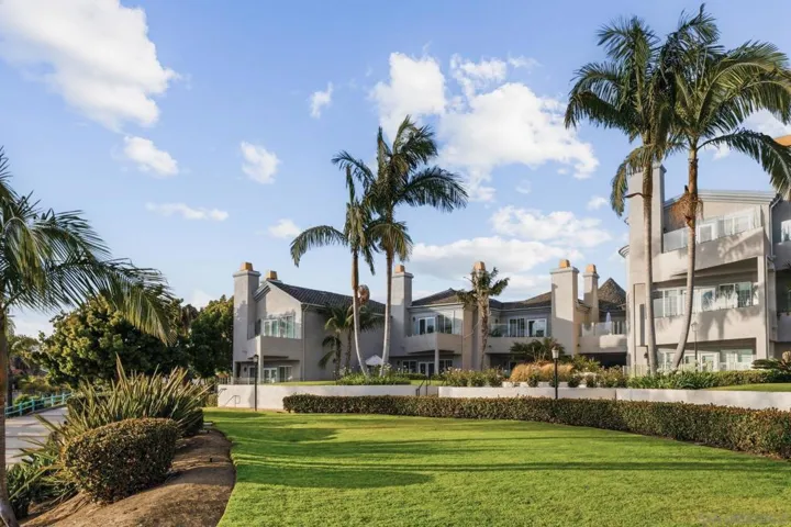 1128 Las Flores, Carlsbad, California 92008