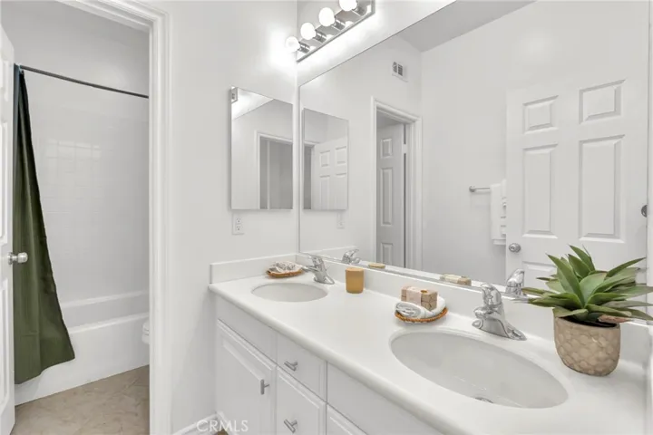 17089 Bluff Vista Court, Riverside, California 92503