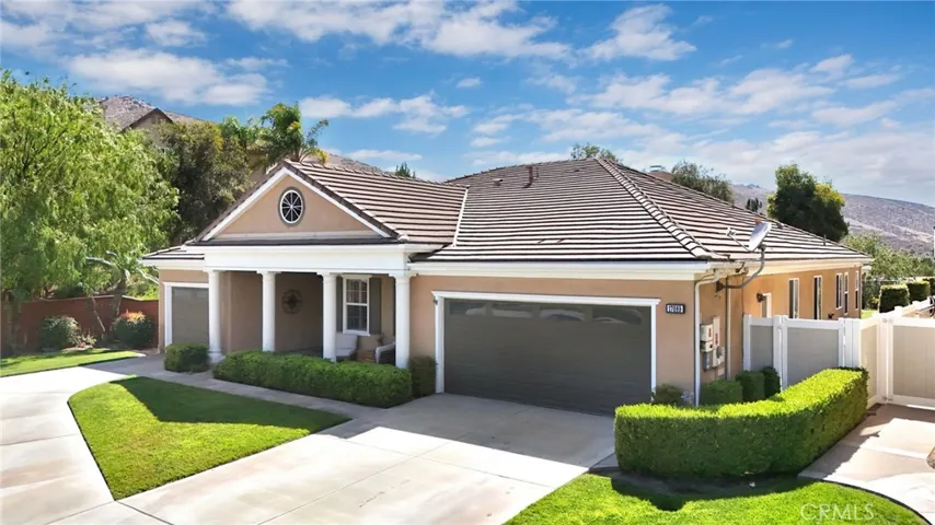 17089 Bluff Vista Court, Riverside, California 92503