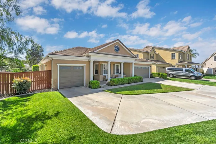 17089 Bluff Vista Court, Riverside, California 92503