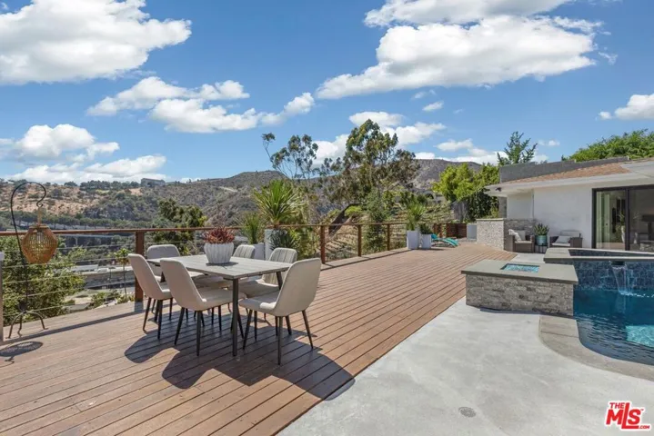 1287 Casiano Road, Los Angeles, California 90049