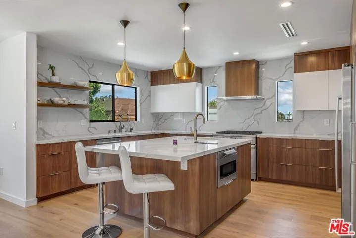 1287 Casiano Road, Los Angeles, California 90049