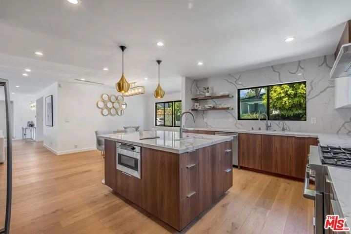 1287 Casiano Road, Los Angeles, California 90049