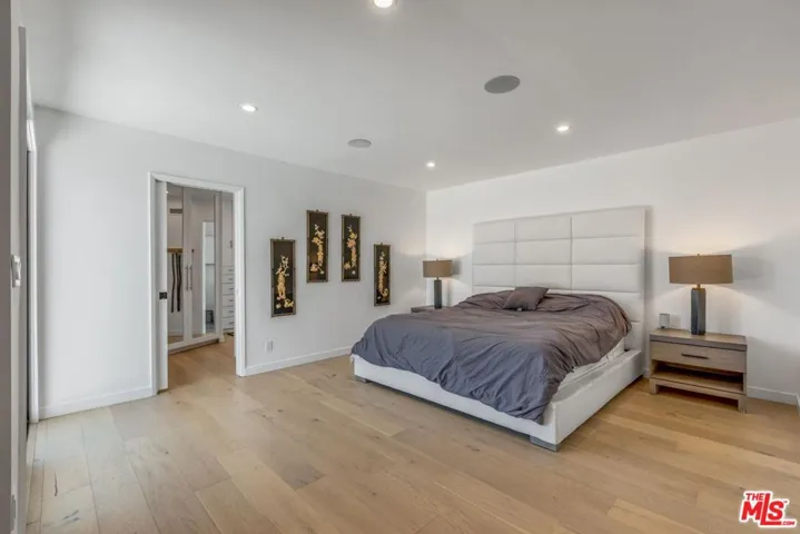 1287 Casiano Road, Los Angeles, California 90049