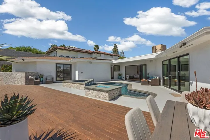 1287 Casiano Road, Los Angeles, California 90049