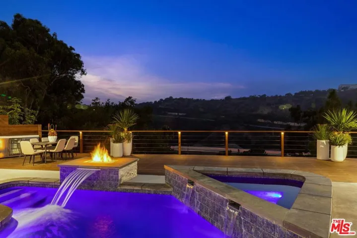 1287 Casiano Road, Los Angeles, California 90049