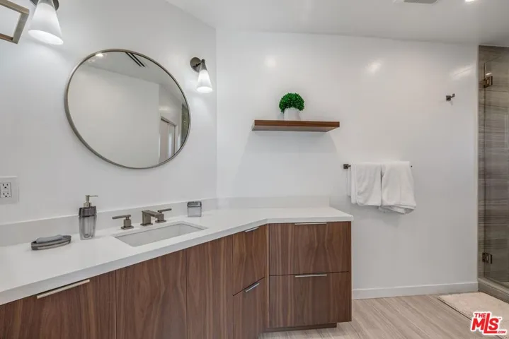 1287 Casiano Road, Los Angeles, California 90049