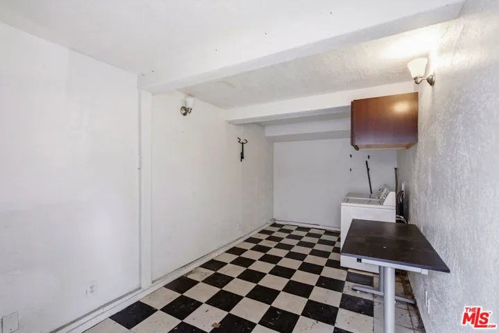 4427 Finley Avenue 1/4, Los Angeles, California 90027