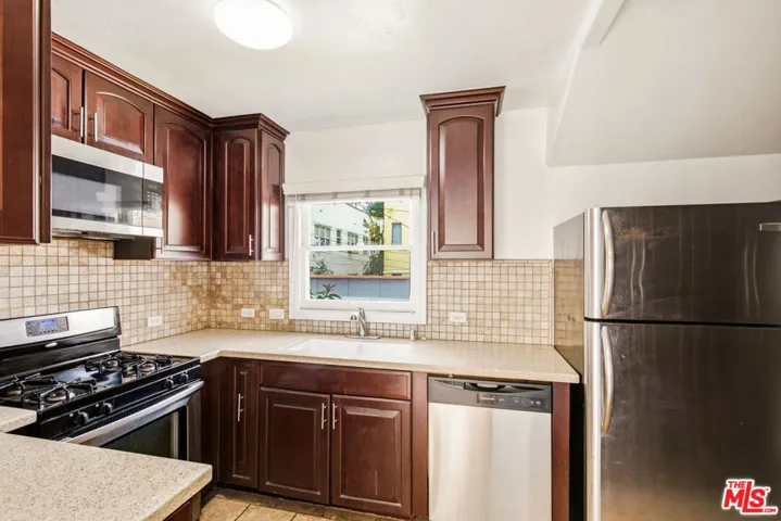 4427 Finley Avenue 1/4, Los Angeles, California 90027