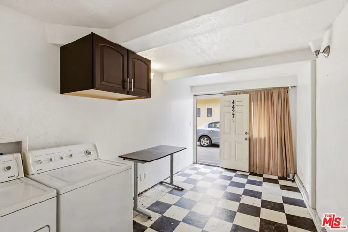 4427 Finley Avenue 1/4, Los Angeles, California 90027