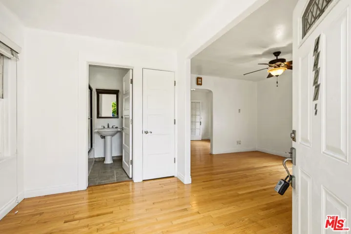 4427 Finley Avenue 1/4, Los Angeles, California 90027