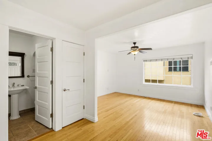 4427 Finley Avenue 1/4, Los Angeles, California 90027