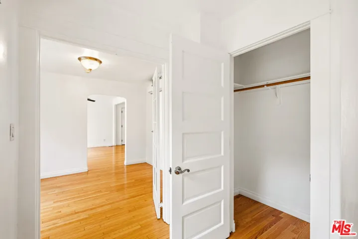 4427 Finley Avenue 1/4, Los Angeles, California 90027