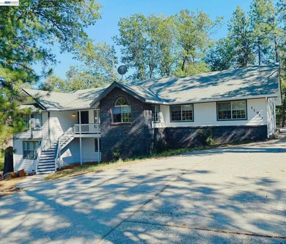 11933 Tammy Way, Grass Valley, California 95949