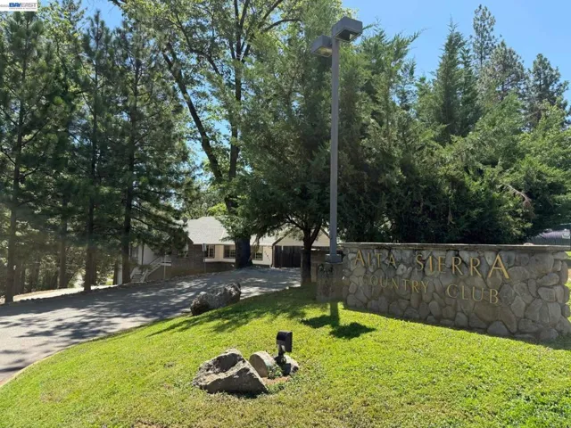 11933 Tammy Way, Grass Valley, California 95949