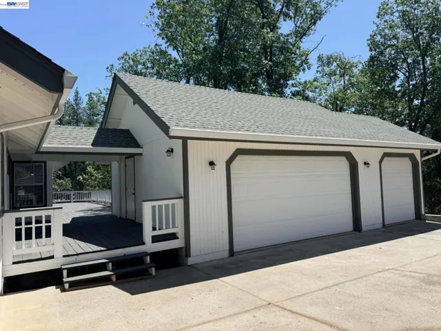11933 Tammy Way, Grass Valley, California 95949