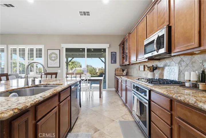 40816 Los Amores Court, Palmdale, California 93551