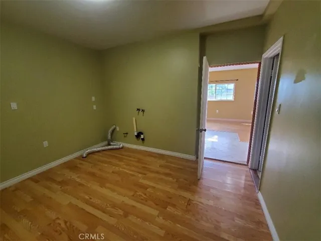 Bedroom/Laundry Hookups