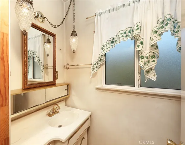 9912 Tecum, Downey, California 90240