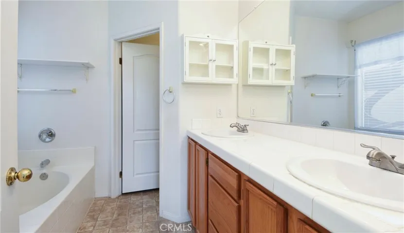 1856 Rue Chablis, San Jacinto, California 92583