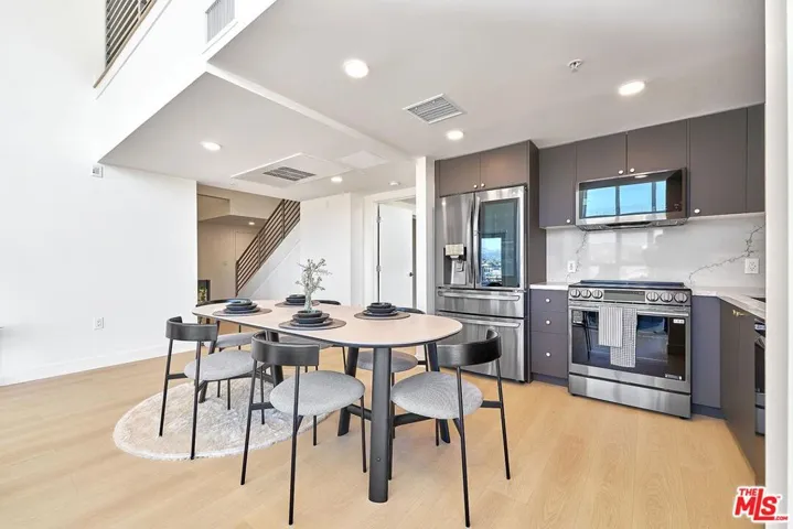 510 S Oxford Avenue 402, Los Angeles, California 90020