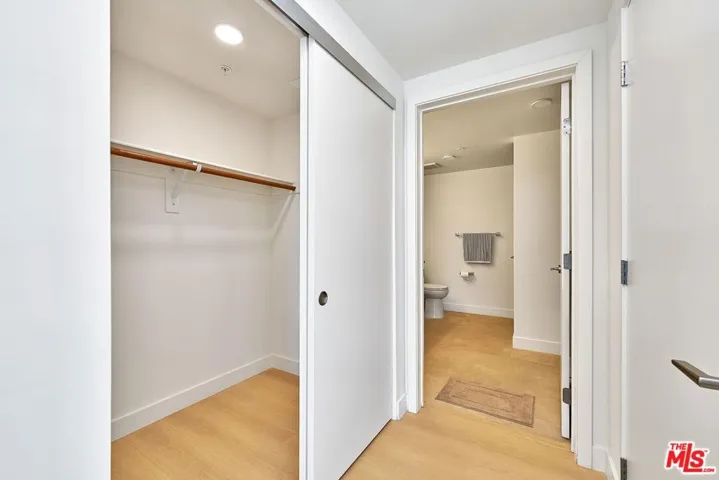 510 S Oxford Avenue 402, Los Angeles, California 90020