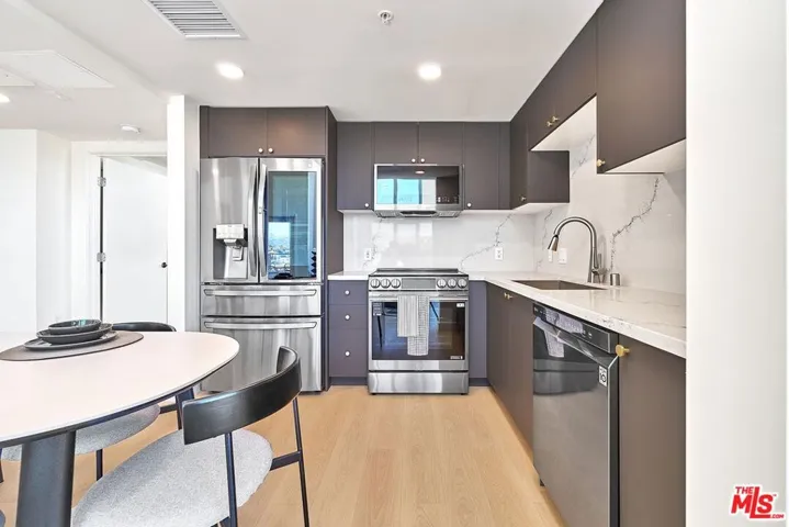 510 S Oxford Avenue 402, Los Angeles, California 90020