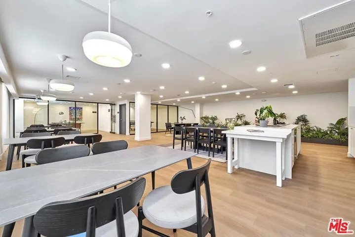 510 S Oxford Avenue 402, Los Angeles, California 90020