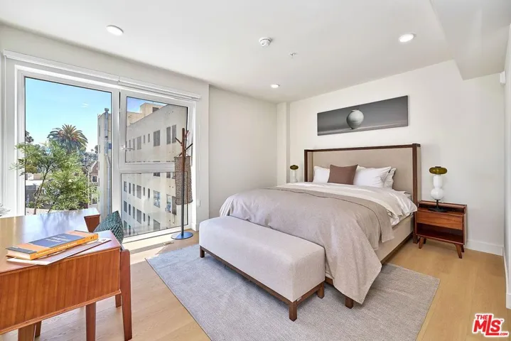 510 S Oxford Avenue 402, Los Angeles, California 90020
